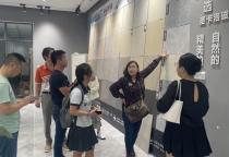 Dẫn khách đi hội chợ TQ 